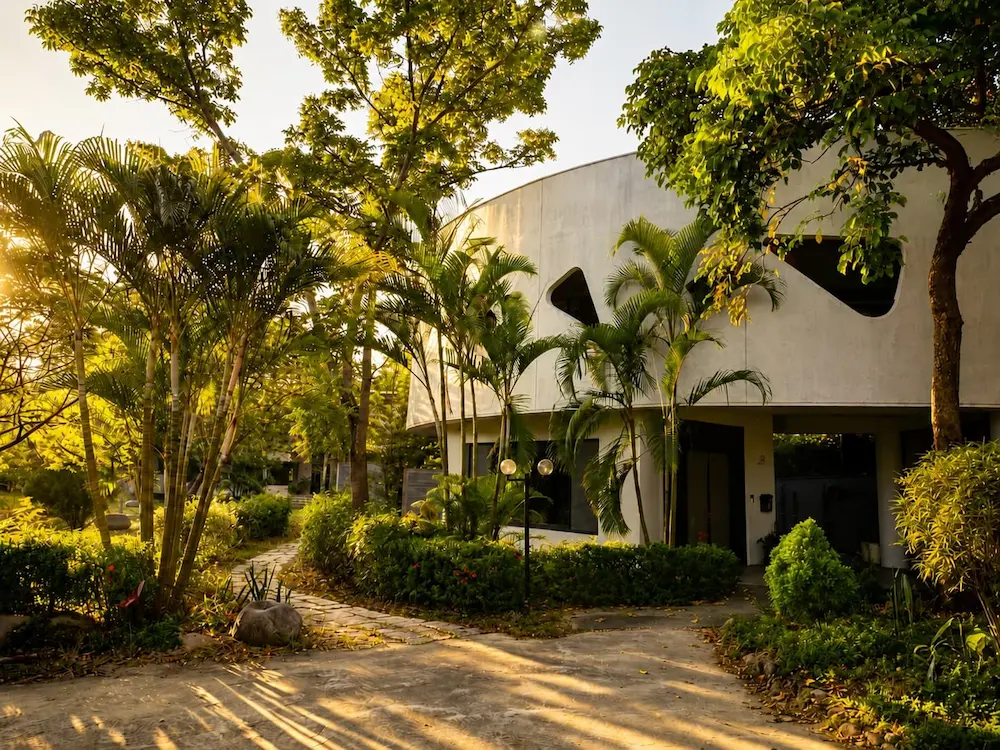 Ánanda Suruci 瑜伽靜修中心與綠意庭園